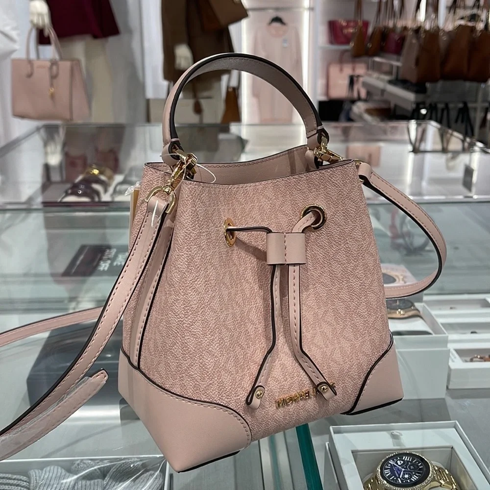 MICHAEL KORS 35F2GM9M1B MERCER SMALL BUCKET DRAWSTRING CROSSBODY
Dk Powder Blush - Picture 8 of 16